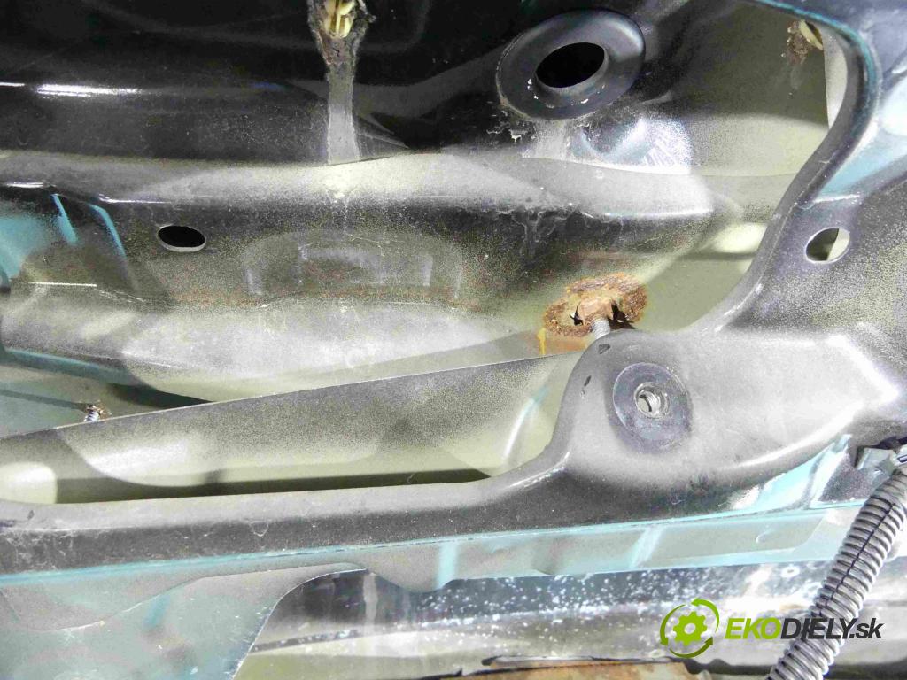 Suzuki XL-7 II 2006-2009 3.6 V6 252KM automatic 185 kW 3564 cm3 5- zadní kufrové dveře  (Zadní kapoty)