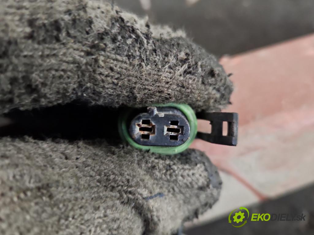 Opel Meriva A 2002-2010 1.7 cdti 101 hp manual 74 kW 1686 cm3 5- oko tažné  (Tažná zařízení)