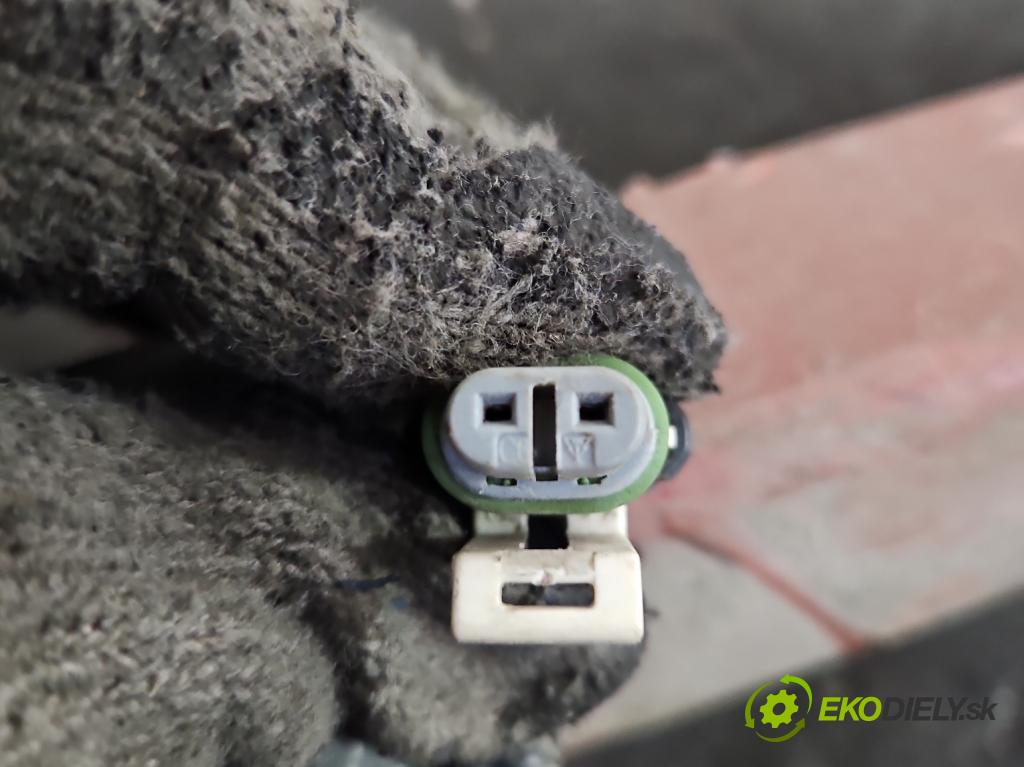 Opel Meriva A 2002-2010 1.7 cdti 101 hp manual 74 kW 1686 cm3 5- oko tažné  (Tažná zařízení)