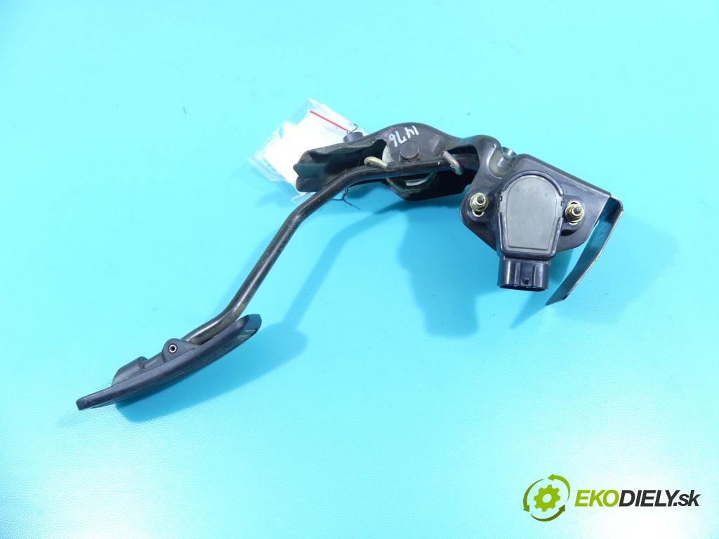 Toyota Avensis II T25 2003-2008 2.0 D4D 116 HP manual 85 kW 1995 cm3 5- pedále 89281-47010 (Pedále)