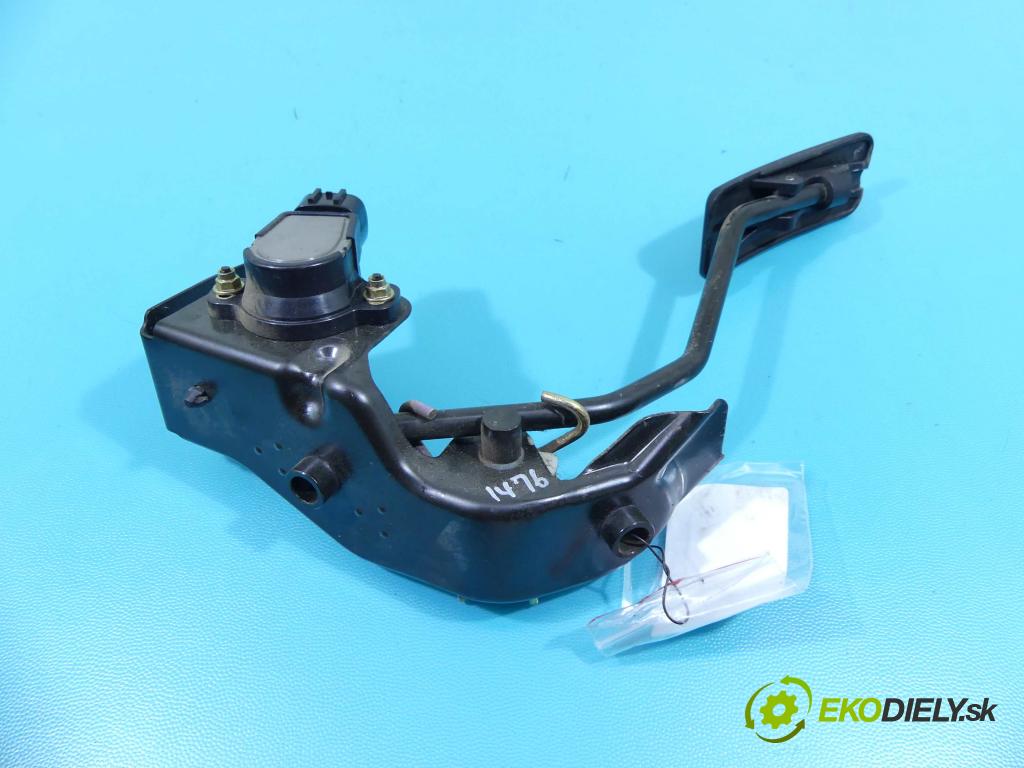 Toyota Avensis II T25 2003-2008 2.0 D4D 116 HP manual 85 kW 1995 cm3 5- pedále 89281-47010 (Pedále)