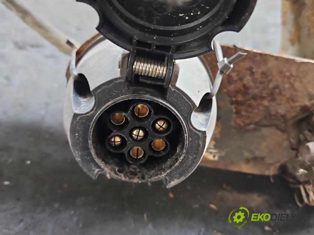 Toyota Avensis II T25 2003-2008 2.0 D4D 116 hp manual 85 kW 1995 cm3 5- oko tažné  (Tažná zařízení)