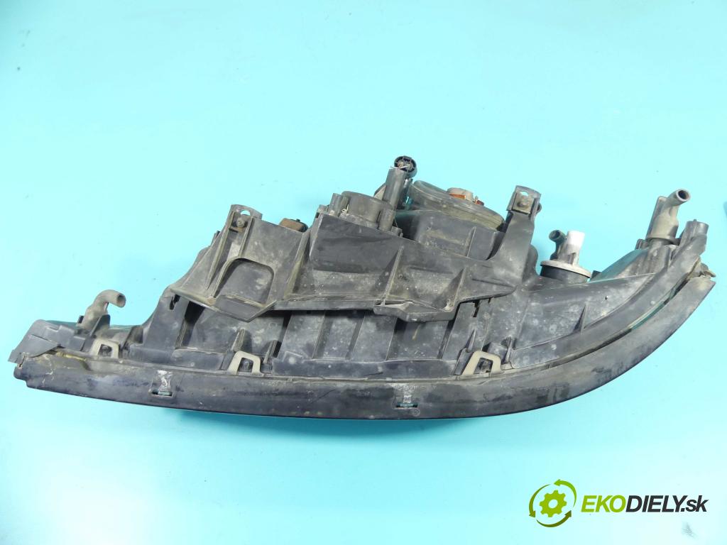 Bmw 5 E39 1996-2003 2.5d 163 HP manual 120 kW 2497 cm3 5- Reflektor: pravý  (Pravé)