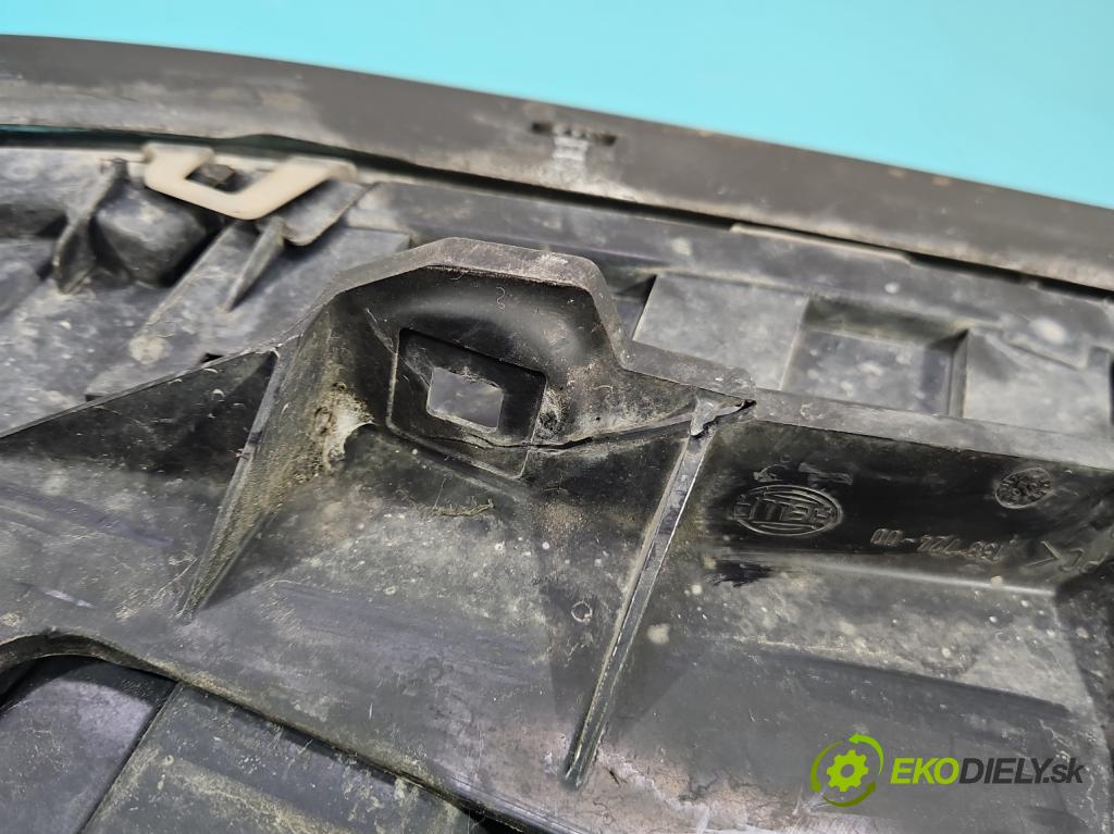 Bmw 5 E39 1996-2003 2.5d 163 HP manual 120 kW 2497 cm3 5- Reflektor: pravý  (Pravé)