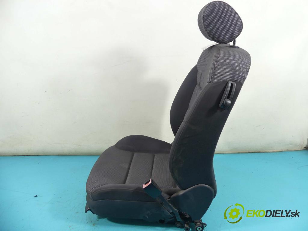 Audi A3 8L 1996-2003 1.9 tdi 90 HP manual 66 kW 1896 cm3 3- Sedačka pravý  (Sedačky, sedadlá)