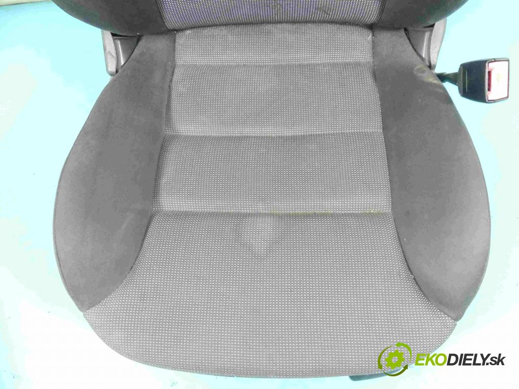 Audi A3 8L 1996-2003 1.9 tdi 90 HP manual 66 kW 1896 cm3 3- Sedačka pravý  (Sedačky, sedadlá)