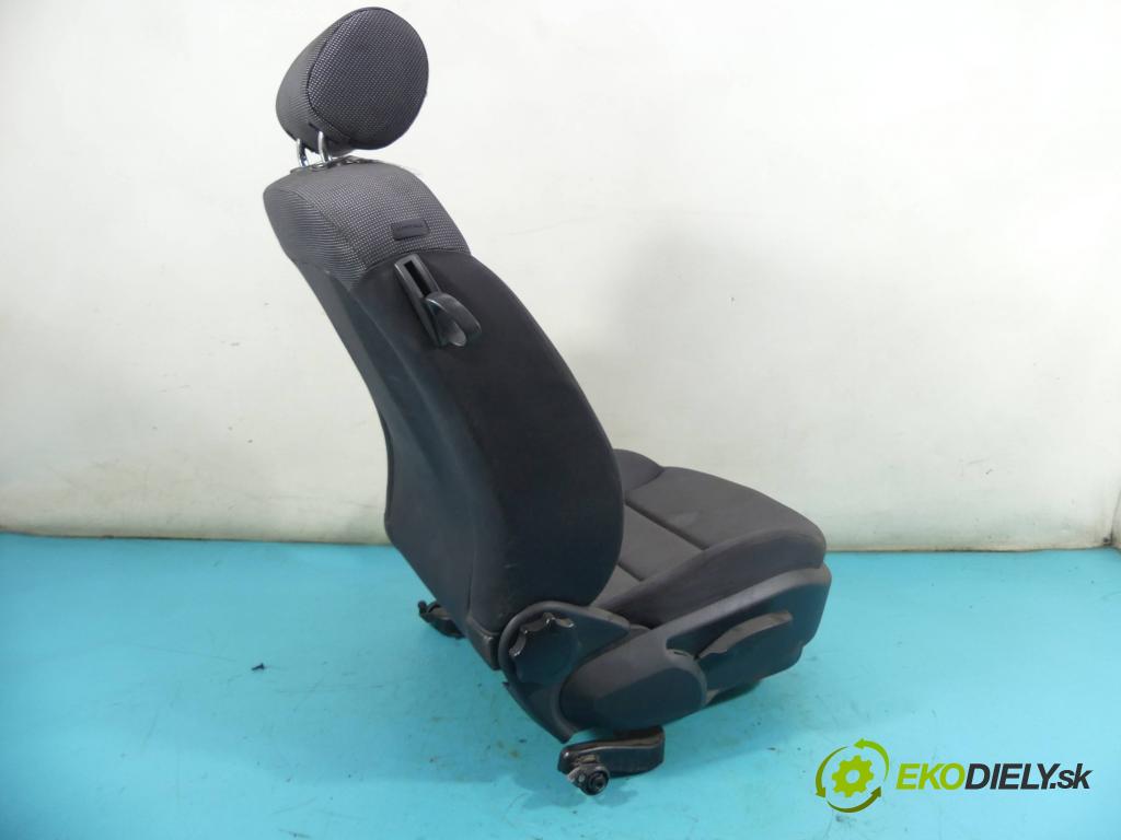 Audi A3 8L 1996-2003 1.9 tdi 90 HP manual 66 kW 1896 cm3 3- Sedačka pravý  (Sedačky, sedadlá)