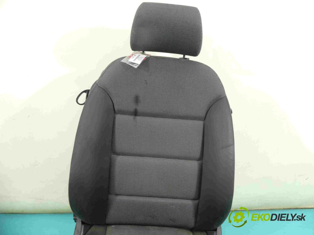 Audi A3 8L 1996-2003 1.9 tdi 90 HP manual 66 kW 1896 cm3 3- Sedačka pravý  (Sedačky, sedadlá)
