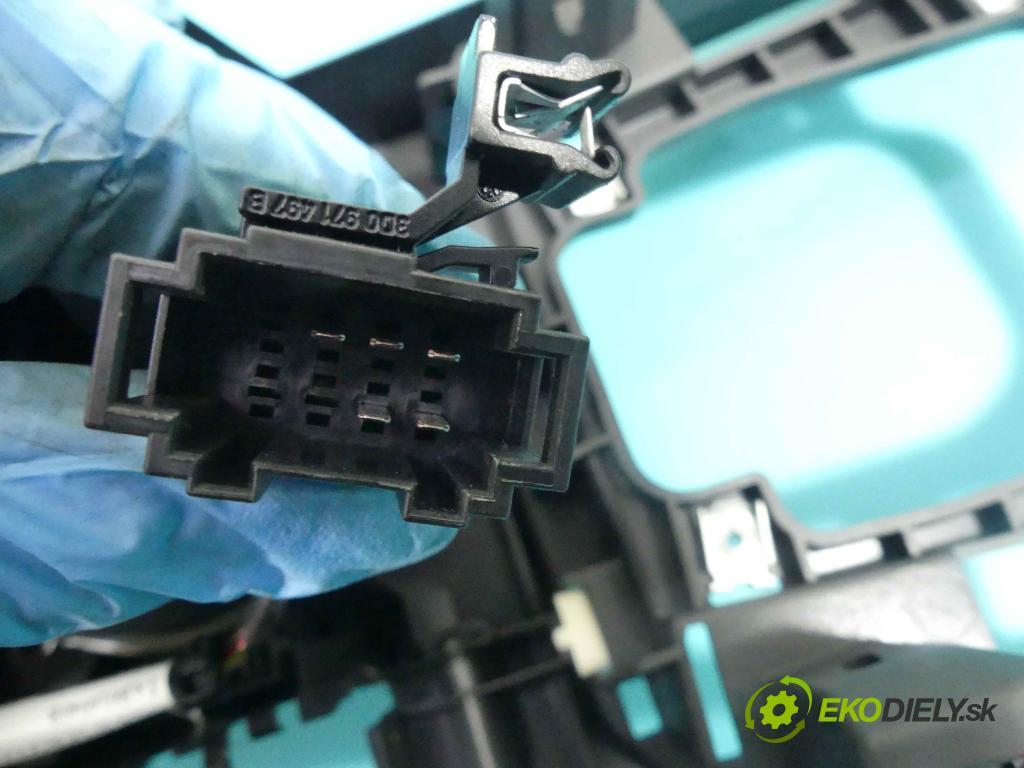 Vw Passat B8 2014 - 2.0 tdi 239KM automatic 176 kW 1968 cm3 5- operadlo 3G0864089A (Lakťové opierky)