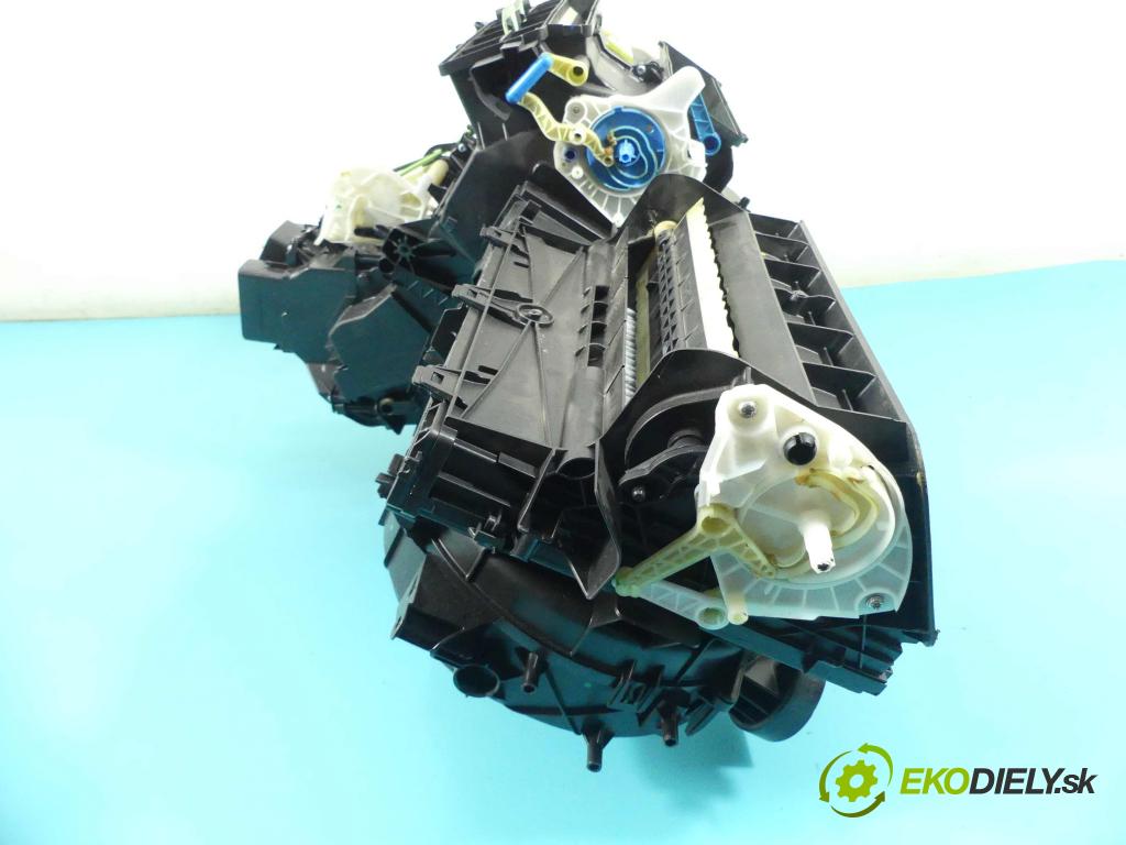 Vw Passat B8 2014 - 2.0 tdi 239KM automatic 176 kW 1968 cm3 5- radiátor  (Radiátory topení)