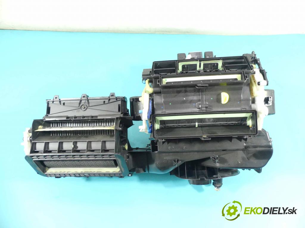 Vw Passat B8 2014 - 2.0 tdi 239KM automatic 176 kW 1968 cm3 5- radiátor  (Radiátory topení)