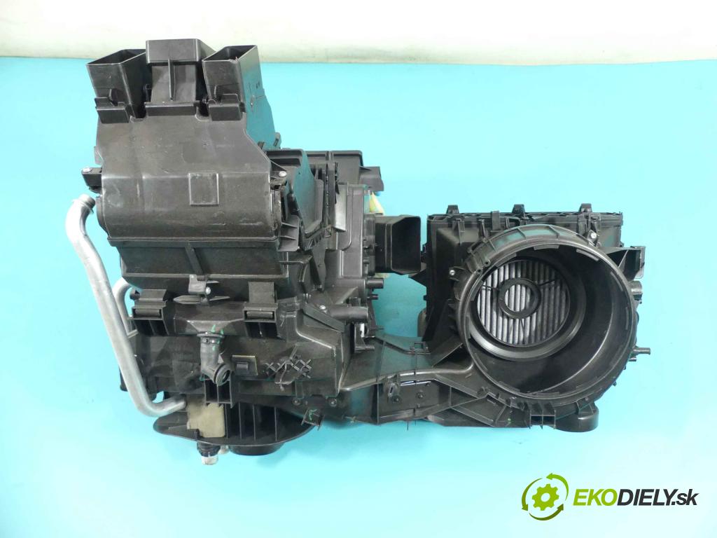 Vw Passat B8 2014 - 2.0 tdi 239KM automatic 176 kW 1968 cm3 5- radiátor  (Radiátory topení)