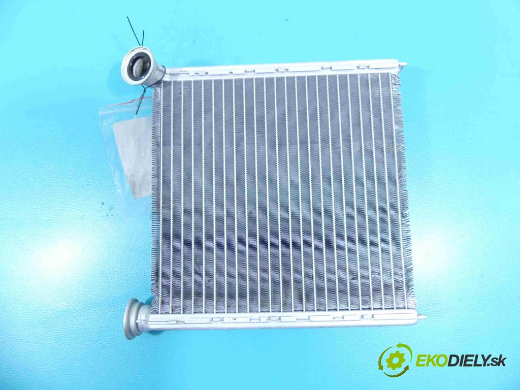 Vw Passat B8 2014 - 2.0 tdi 239KM automatic 176 kW 1968 cm3 5- radiátor 5Q0819031 (Radiátory topení)