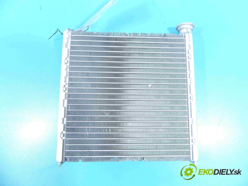 Vw Passat B8 2014 - 2.0 tdi 239KM automatic 176 kW 1968 cm3 5- radiátor 5Q0819031 (Radiátory topení)