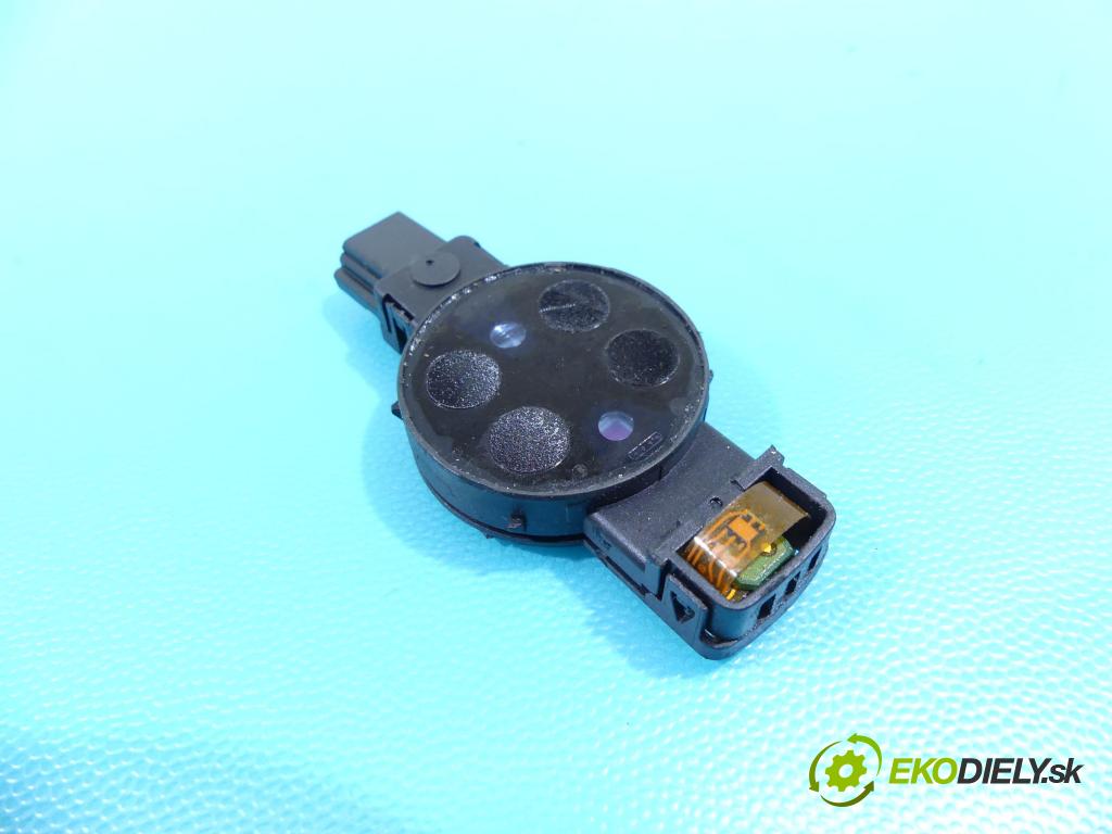 Vw Passat B8 2014 - 2.0 tdi 239KM automatic 176 kW 1968 cm3 5- snímač déšť: 5Q0955547A (Snímače dažďa)