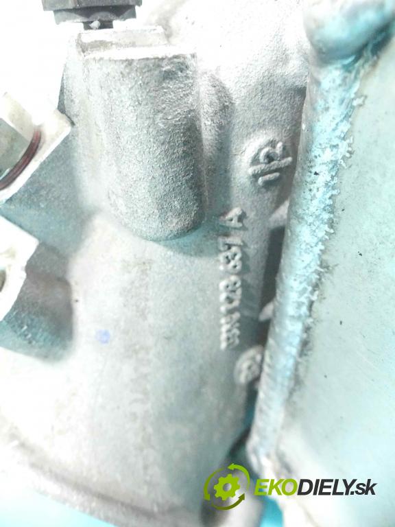 Vw Passat B8 2014 - 2.0 tdi 239KM automatic 176 kW 1968 cm3 5- zvod nasávací 03N129766C (Sacie potrubia)