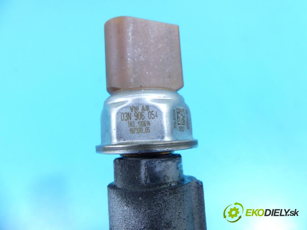 Vw Passat B8 2014 - 2.0 tdi 239KM automatic 176 kW 1968 cm3 5- lišta vstrekovacia 03N093A (Vstrekovacie lišty)