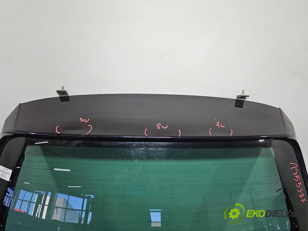 Vw Passat B8 2014 - 2.0 tdi 239KM automatic 176 kW 1968 cm3 5- zadní kufrové dveře  (Zadní kapoty)