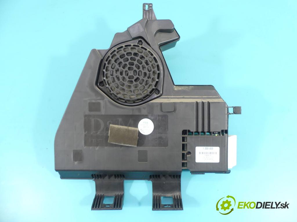 Citroen DS3 2010-2016 1.6 16V 120 HP manual 88 kW 1598 cm3 3- Subwoofer: 9663991480 (Audio zariadenia)