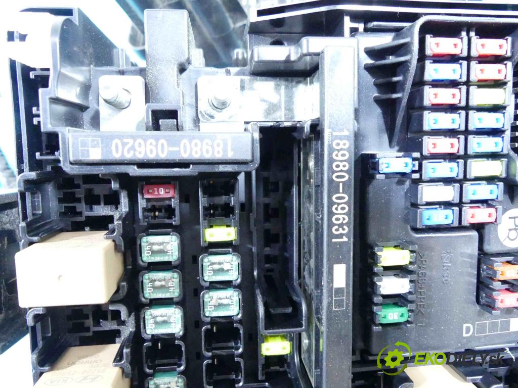 Hyundai I30 III 2016- 1.5 DPI 16V 110 hp manual 80,9 kW 1498 cm3 5- skříňka pojistková 91720-G4170 (Pojistkové skříňky)