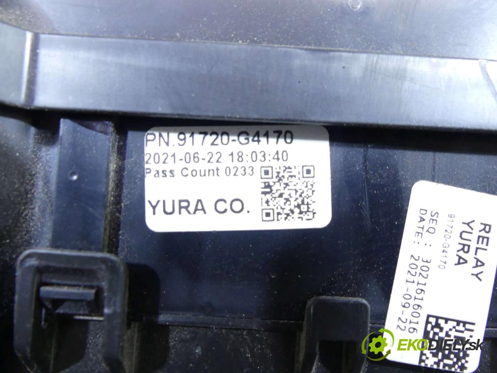 Hyundai I30 III 2016- 1.5 DPI 16V 110 hp manual 80,9 kW 1498 cm3 5- skříňka pojistková 91720-G4170 (Pojistkové skříňky)