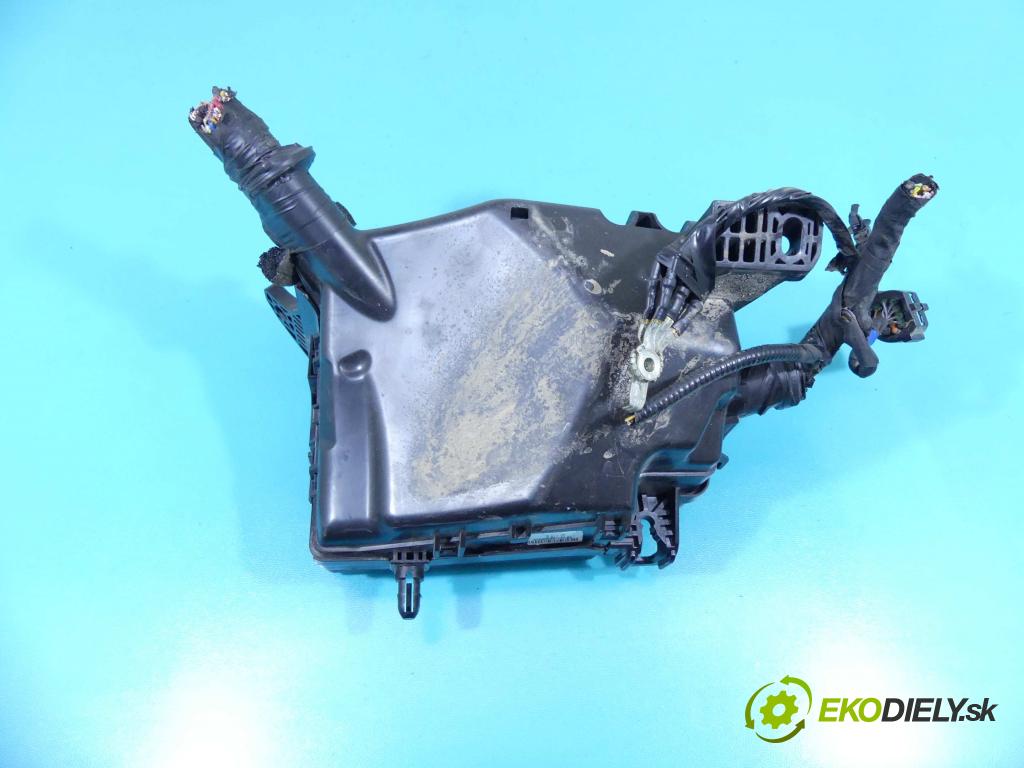 Hyundai I30 III 2016- 1.5 DPI 16V 110 hp manual 80,9 kW 1498 cm3 5- skříňka pojistková 91720-G4170 (Pojistkové skříňky)