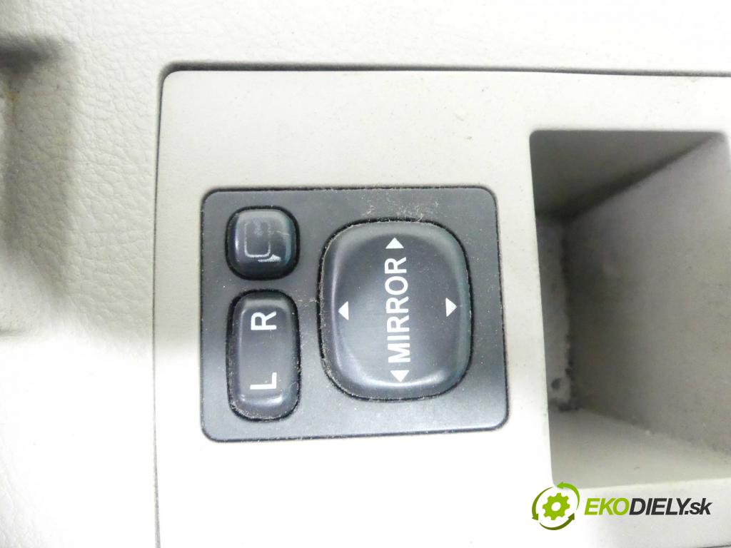 Toyota Rav4 III 2005-2012 2.2 D-CAT 177 HP manual 130 kW 2231 cm3 5- operadlo  (Lakťové opierky)