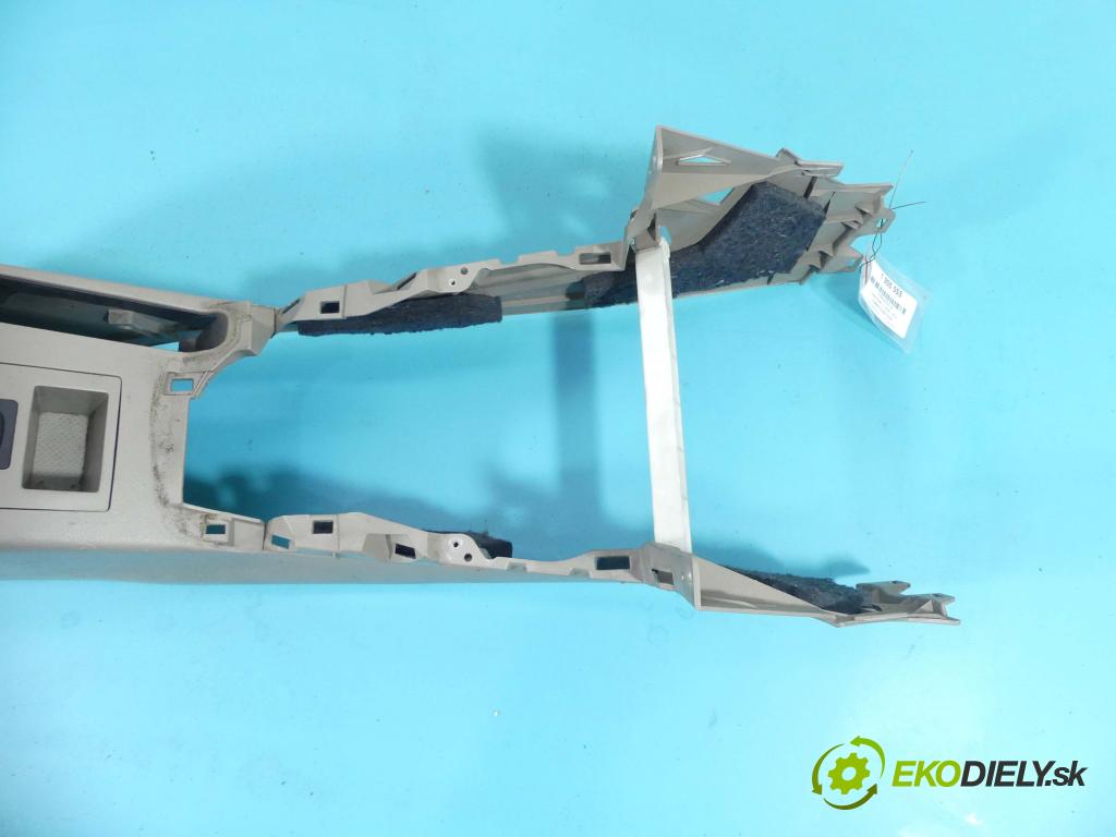 Toyota Rav4 III 2005-2012 2.2 D-CAT 177 HP manual 130 kW 2231 cm3 5- operadlo  (Lakťové opierky)