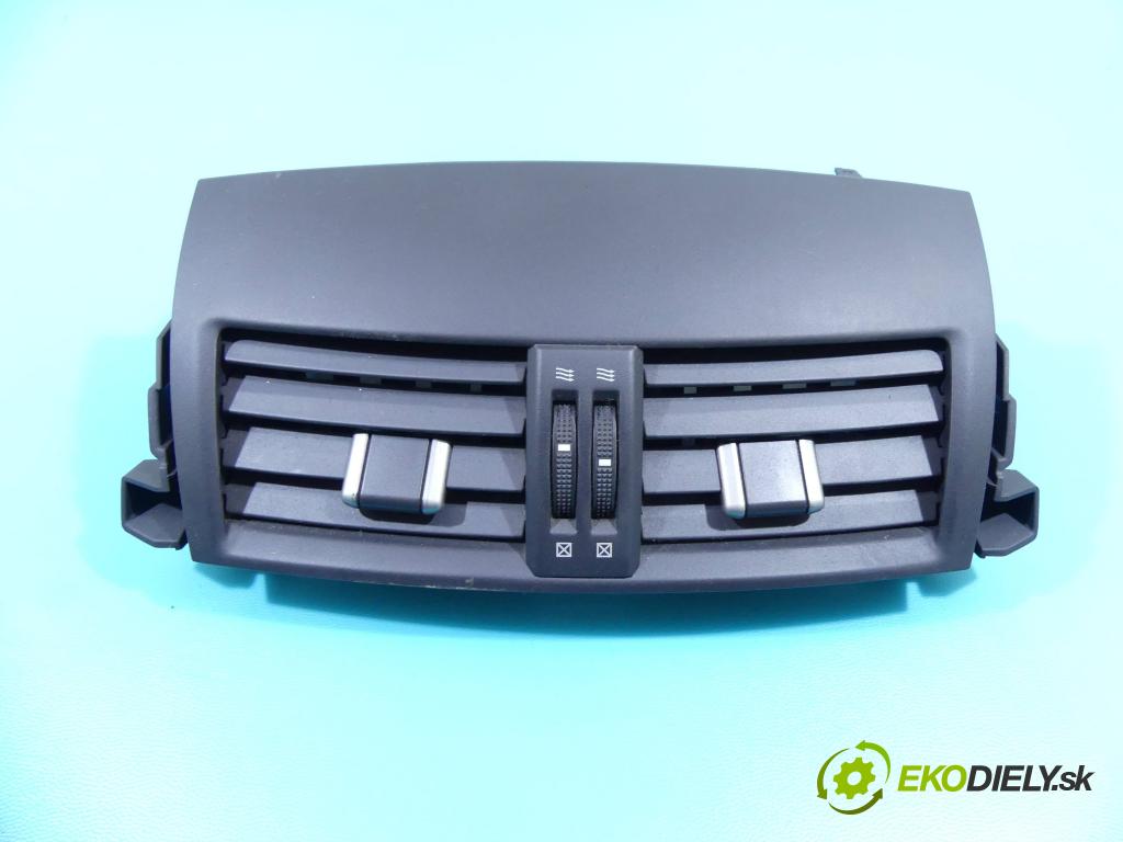 Toyota Rav4 III 2005-2012 2.2 D-CAT 177 HP manual 130 kW 2231 cm3 5- Mřížka: kúrenia stredová 55670-42050 (Mriežky kúrenia (fukáre))