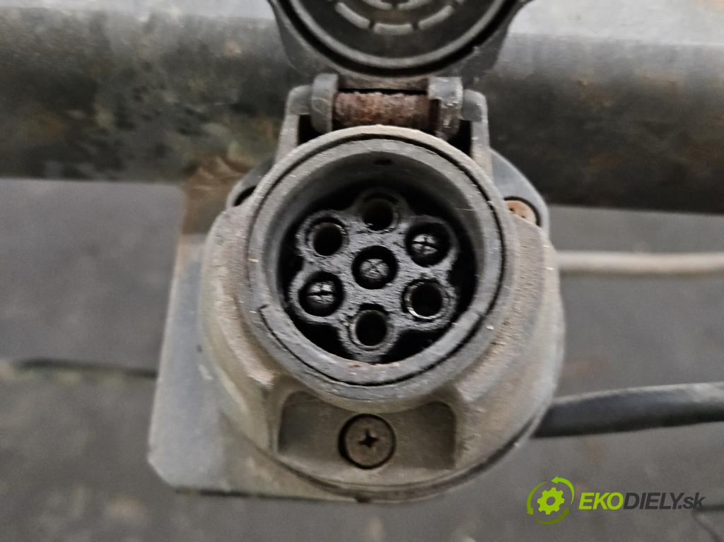 Toyota Rav4 III 2005-2012 2.2 D-CAT 177 hp manual 130 kW 2231 cm3 5- oko tažné  (Tažná zařízení)