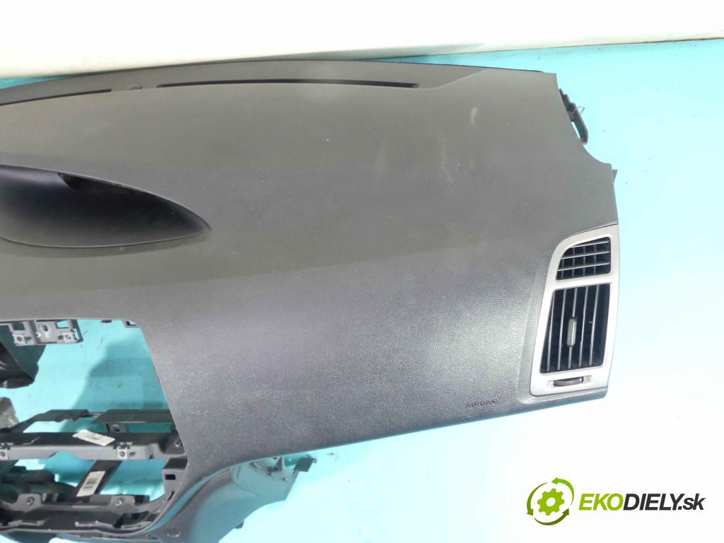 Hyundai I20 I 2008-2014 1.2 16v 85 HP manual 62,5 kW 1248 cm3 3- kokpit,pristrojová doska rozdeľovacia