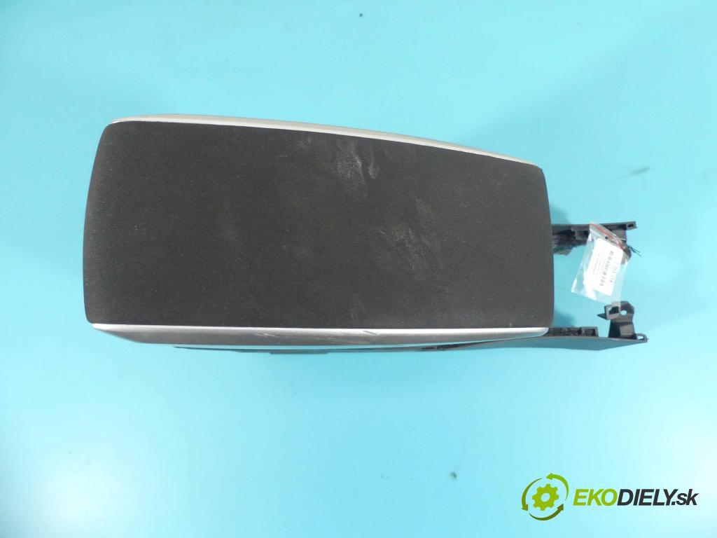 Toyota Verso 2009-2018 2.0 D4D 126 HP manual 93 kW 1998 cm3 5- operadlo  (Lakťové opierky)