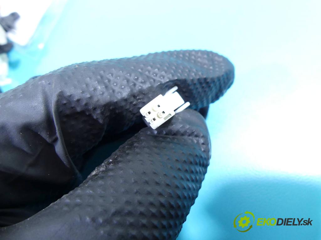 Toyota Verso 2009-2018 2.0 D4D 126 hp manual 93 kW 1998 cm3 5- Přepínač 18A174