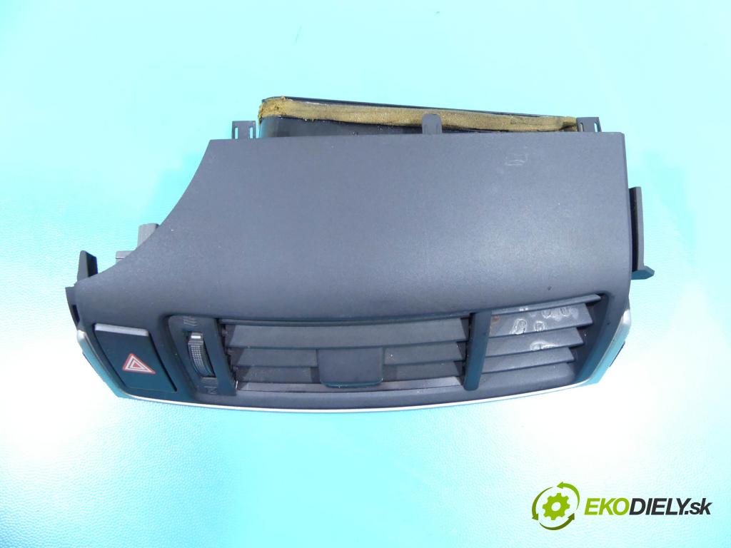 Toyota Verso 2009-2018 2.0 D4D 126 HP manual 93 kW 1998 cm3 5- Mřížka: kúrenia stredová 55670-0F030 (Mriežky kúrenia (fukáre))