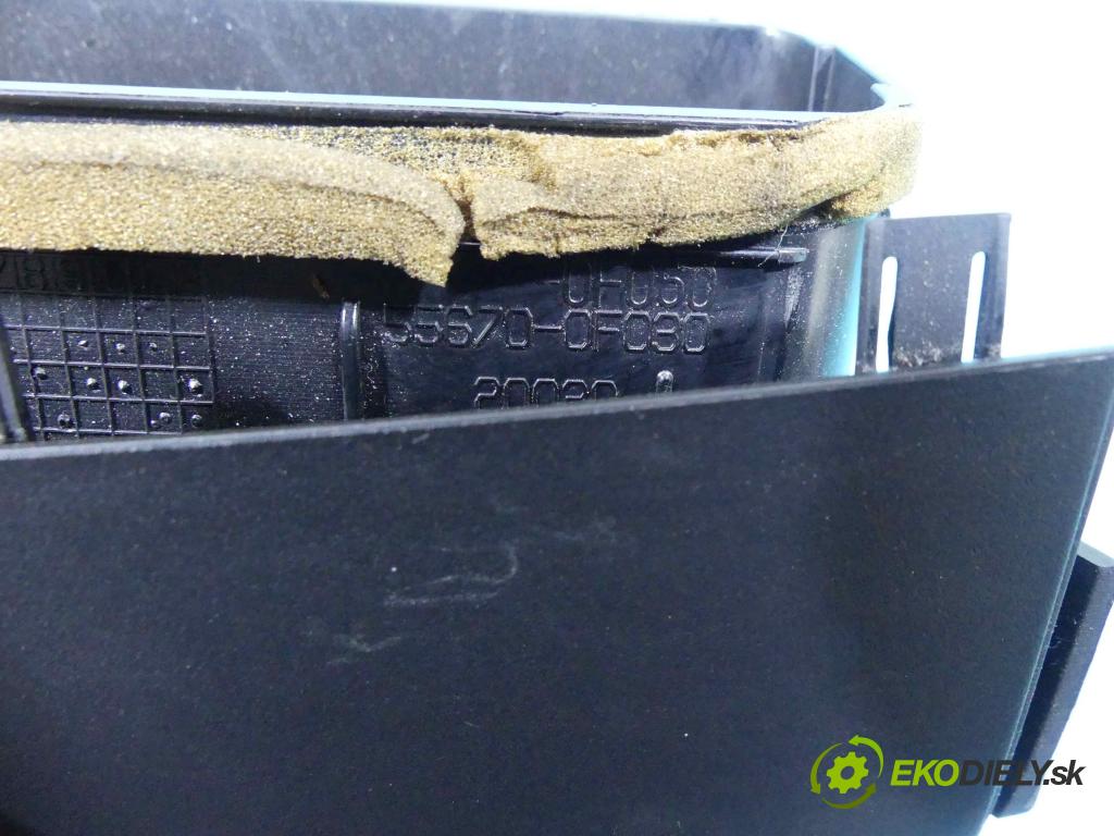 Toyota Verso 2009-2018 2.0 D4D 126 HP manual 93 kW 1998 cm3 5- Mřížka: kúrenia stredová 55670-0F030 (Mriežky kúrenia (fukáre))