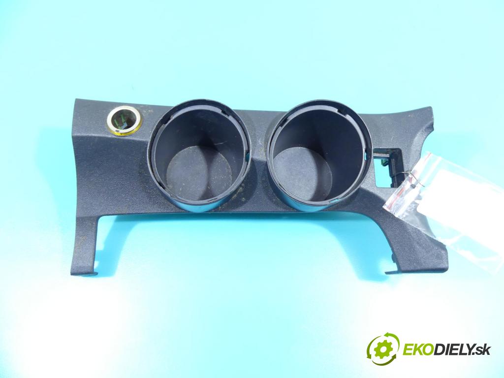 Toyota Verso 2009-2018 2.0 D4D 126 HP manual 93 kW 1998 cm3 5- Rukojeť: na nápoje: 58821-0F020 (Úchyty, držiaky na nápoje)