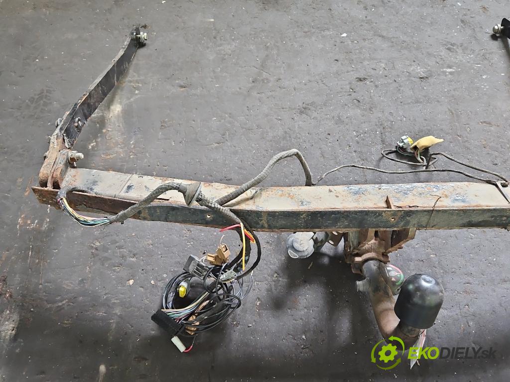 Renault Megane III 2008-2016 2.0 dci 160 hp manual 118 kW 1995 cm3 5- oko tažné  (Tažná zařízení)