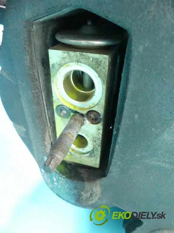 Suzuki XL-7 II 2006-2009 3.6 V6 252KM automatic 185 kW 3564 cm3 5- radiátor 990773018 (Radiátory topení)