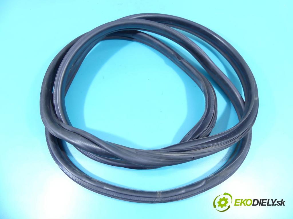 Suzuki XL-7 II 2006-2009 3.6 V6 252KM automatic 185 kW 3564 cm3 5- Těsnění: dveře zadní levé  (Ostatní)