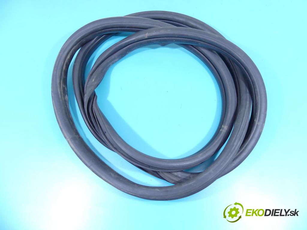 Suzuki XL-7 II 2006-2009 3.6 V6 252KM automatic 185 kW 3564 cm3 5- Těsnění: dveře zadní levé  (Ostatní)