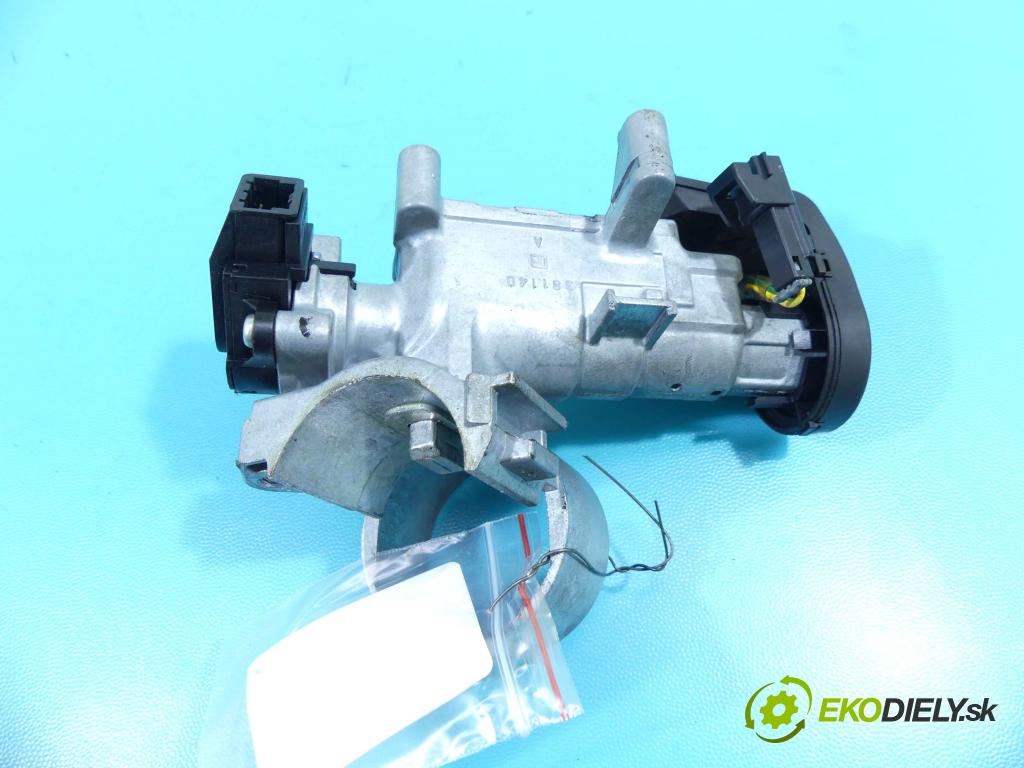 Suzuki XL-7 II 2006-2009 3.6 V6 252KM automatic 185 kW 3564 cm3 5- Spínačka  (Spínacie skrinky a kľúče)