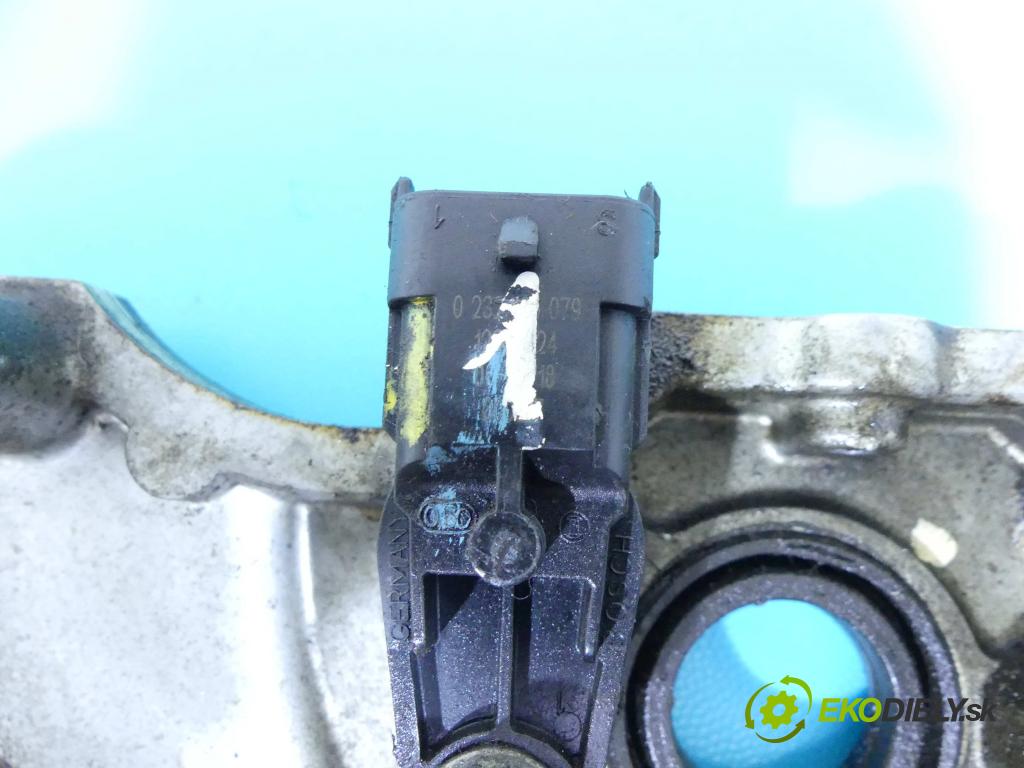 Suzuki XL-7 II 2006-2009 3.6 V6 252KM automatic 185 kW 3564 cm3 5- obal vačkový 217033 (Kryty motora)