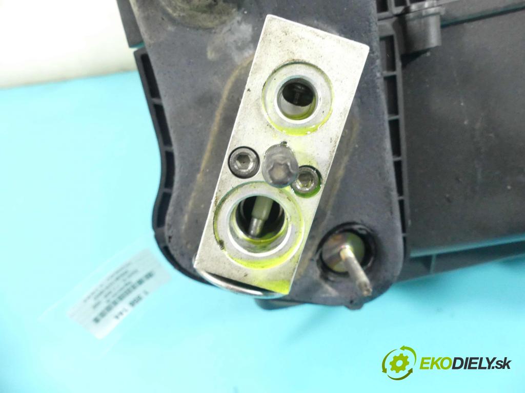 Suzuki XL-7 II 2006-2009 3.6 V6 252KM automatic 185 kW 3564 cm3 5- radiátor 25792073 (Radiátory topení)