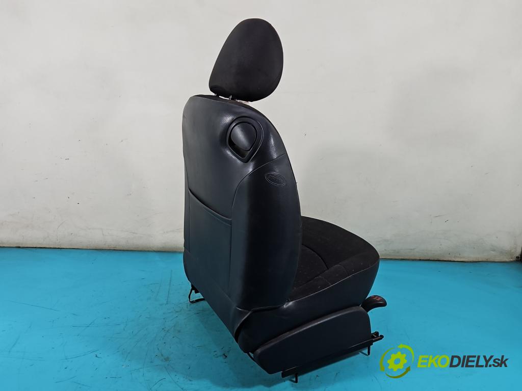 Renault Clio II 1998-2012 1.5 dci 65 HP manual 48 kW 1461 cm3 3- Sedačka pravý  (Sedačky, sedadlá)