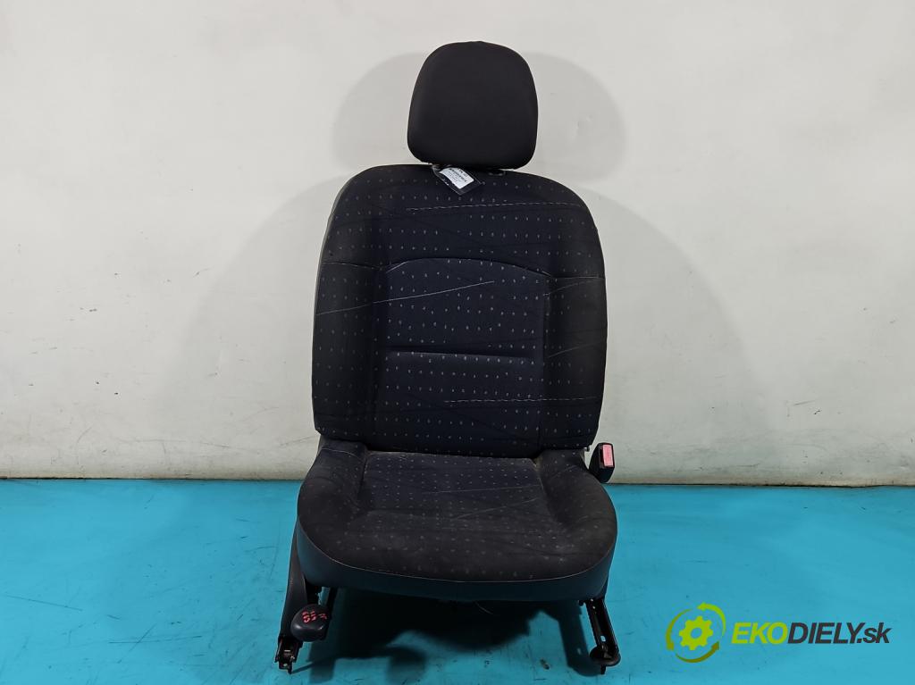 Renault Clio II 1998-2012 1.5 dci 65 HP manual 48 kW 1461 cm3 3- Sedačka pravý  (Sedačky, sedadlá)