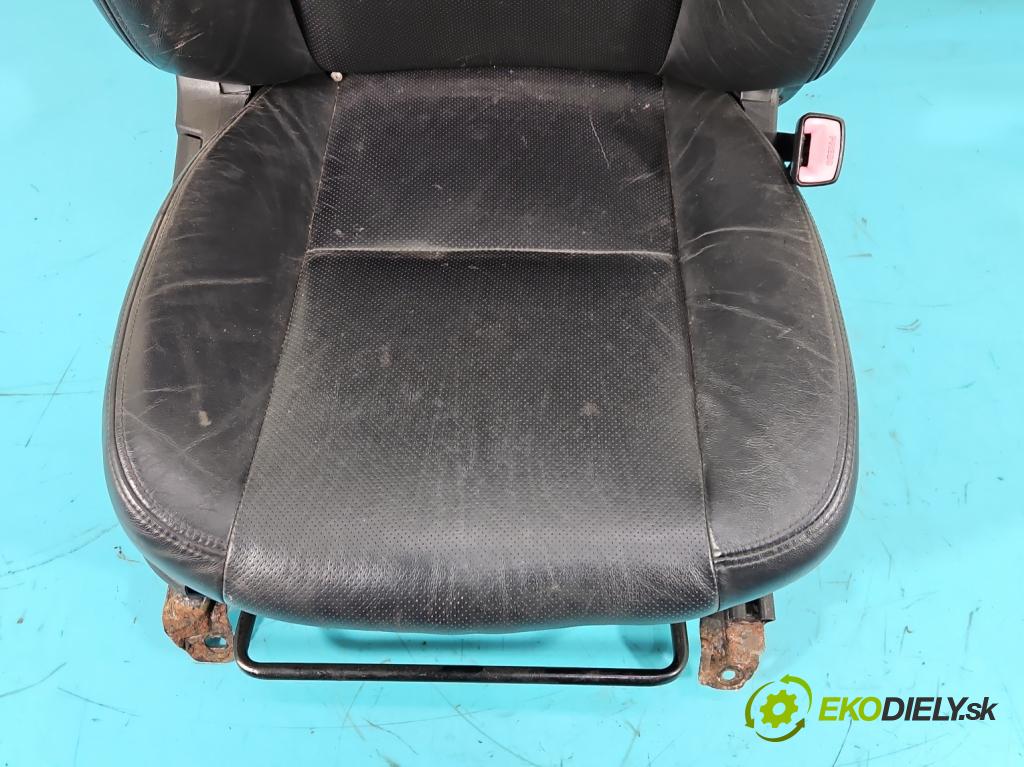 Subaru Legacy IV 2004-2009 2.0 boxer 150 HP manual 110 kW 1998 cm3 4- Sedačka pravý  (Sedačky, sedadlá)