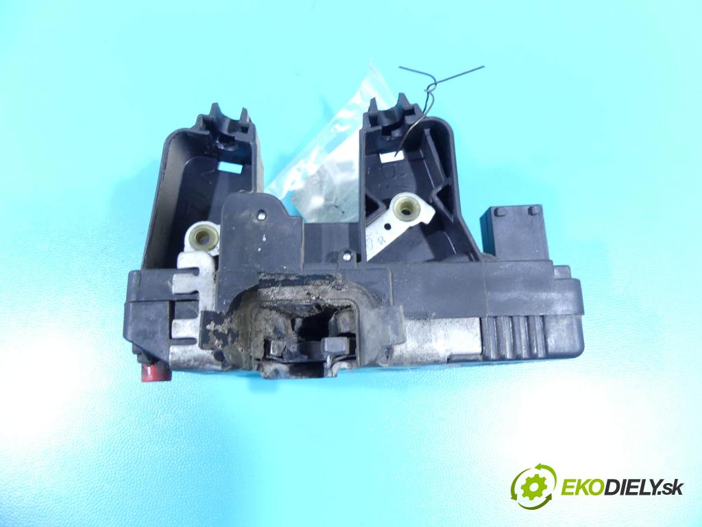 Renault Trafic II 2001-2014 1.9 dci 101 hp manual 74 kW 1870 cm3 5- zámek zadní pravý 8200020185