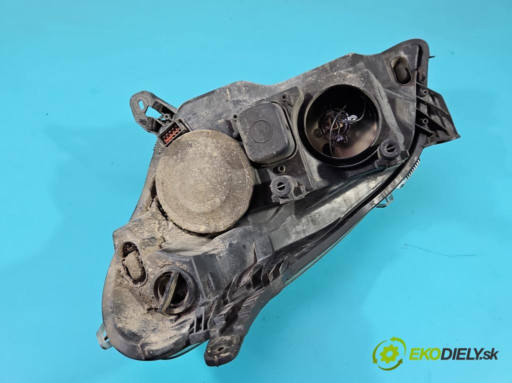 Opel Astra III 2004-2014 1,3.0 cdti 90 HP manual 66 kW 1248 cm3 5- Reflektor: pravý  (Pravé)