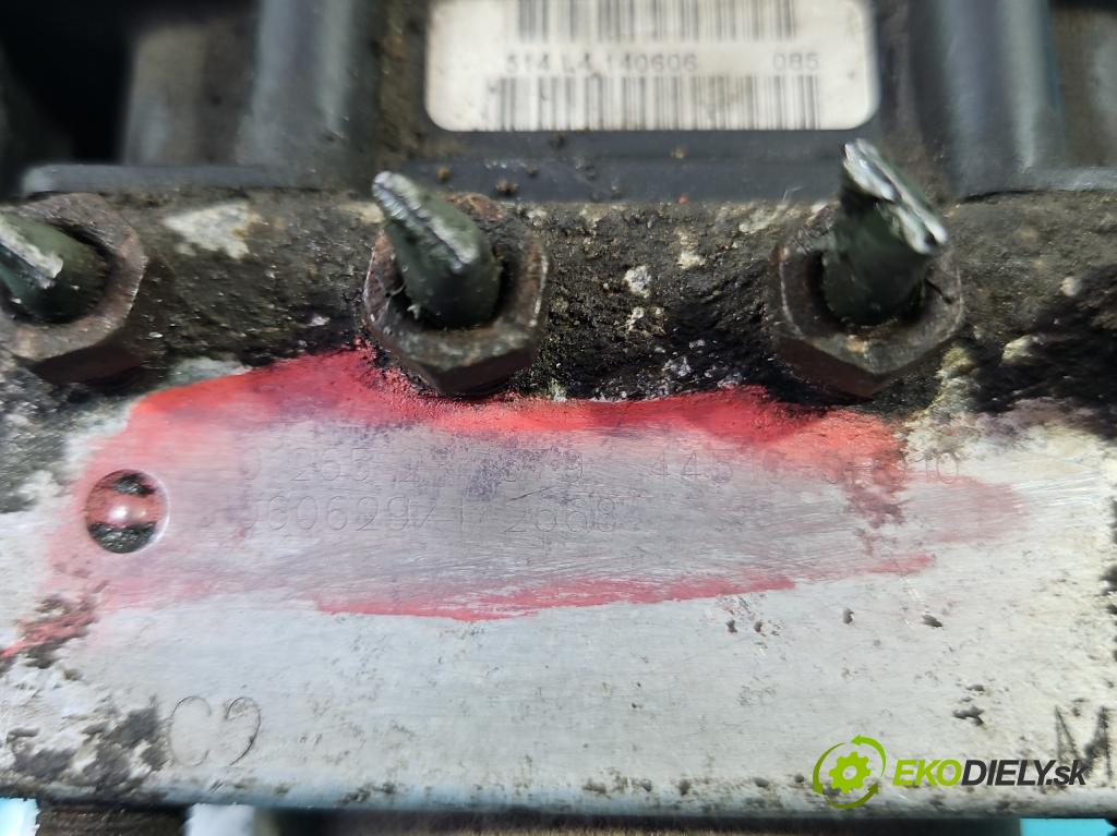 Toyota Aygo 2005-2014 1.0 68 HP manual 50 kW 998 cm3 5- čerpadlo abs 0265231579 (Pumpy ABS)