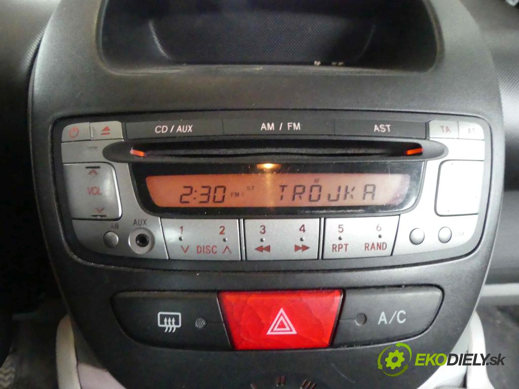 Toyota Aygo 2005-2014 1.0 68 HP manual 50 kW 998 cm3 5- Radio originál 86120-0H010